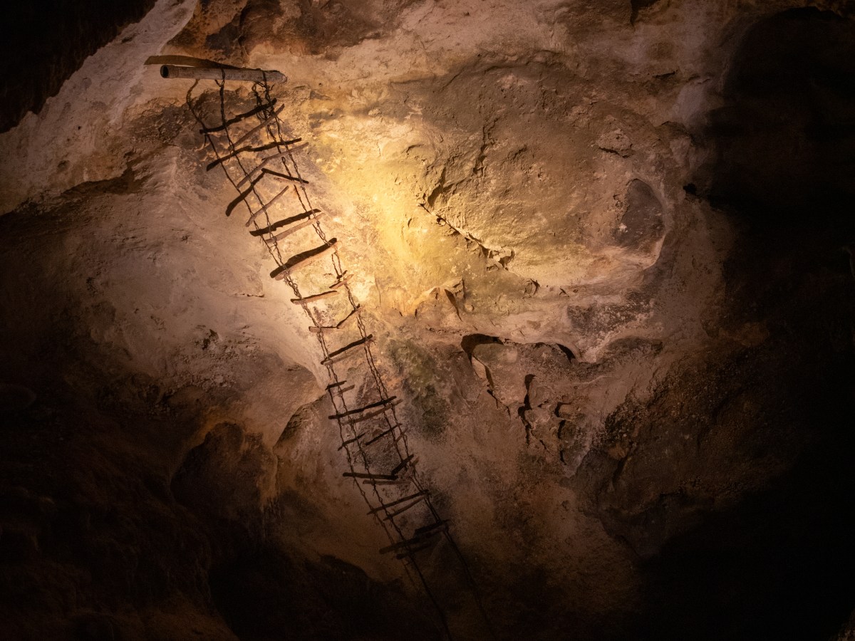 Guadalupe Mountains and Carlsbad&nbsp;Caverns